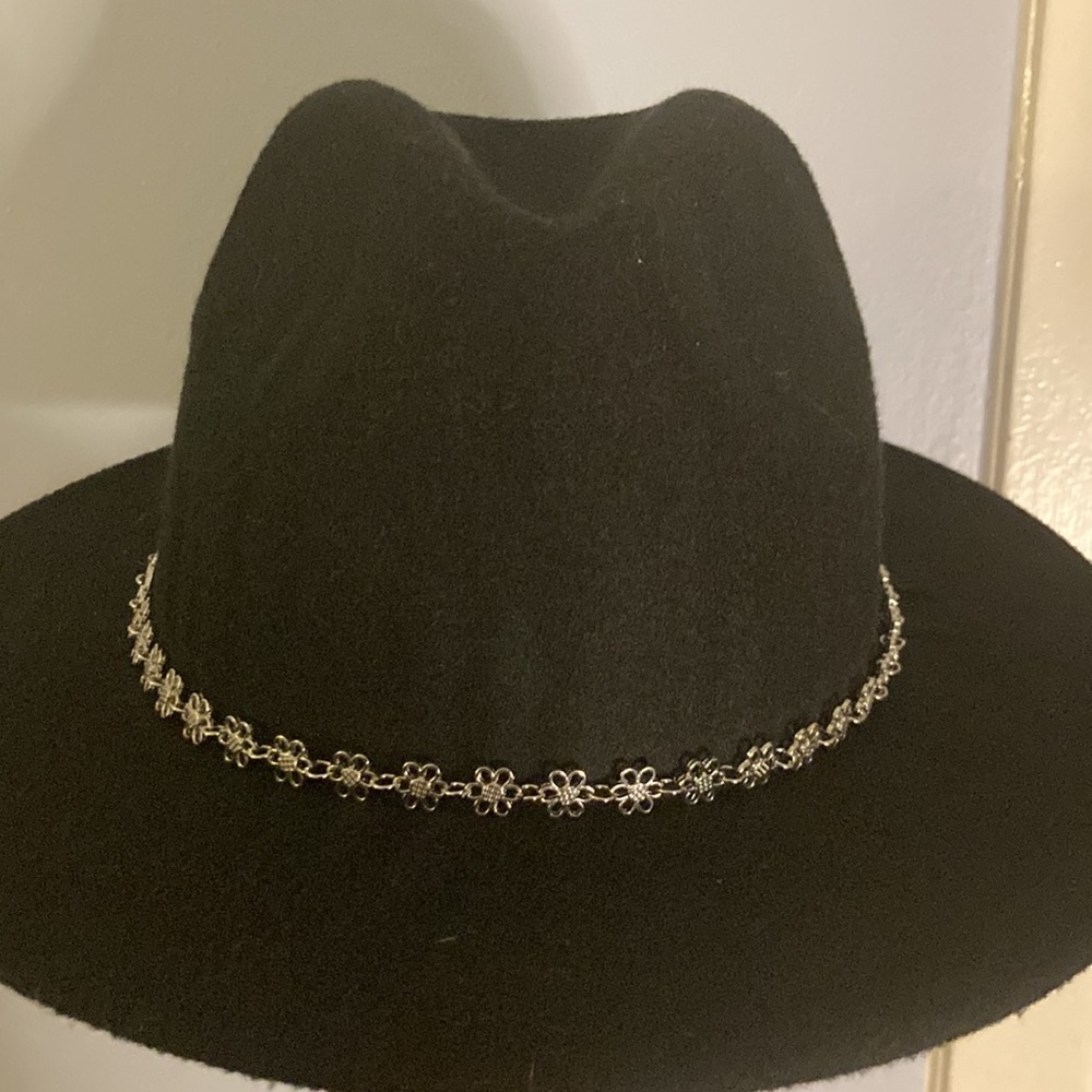 Black Cowgirl Hat with Silver Flower Chain